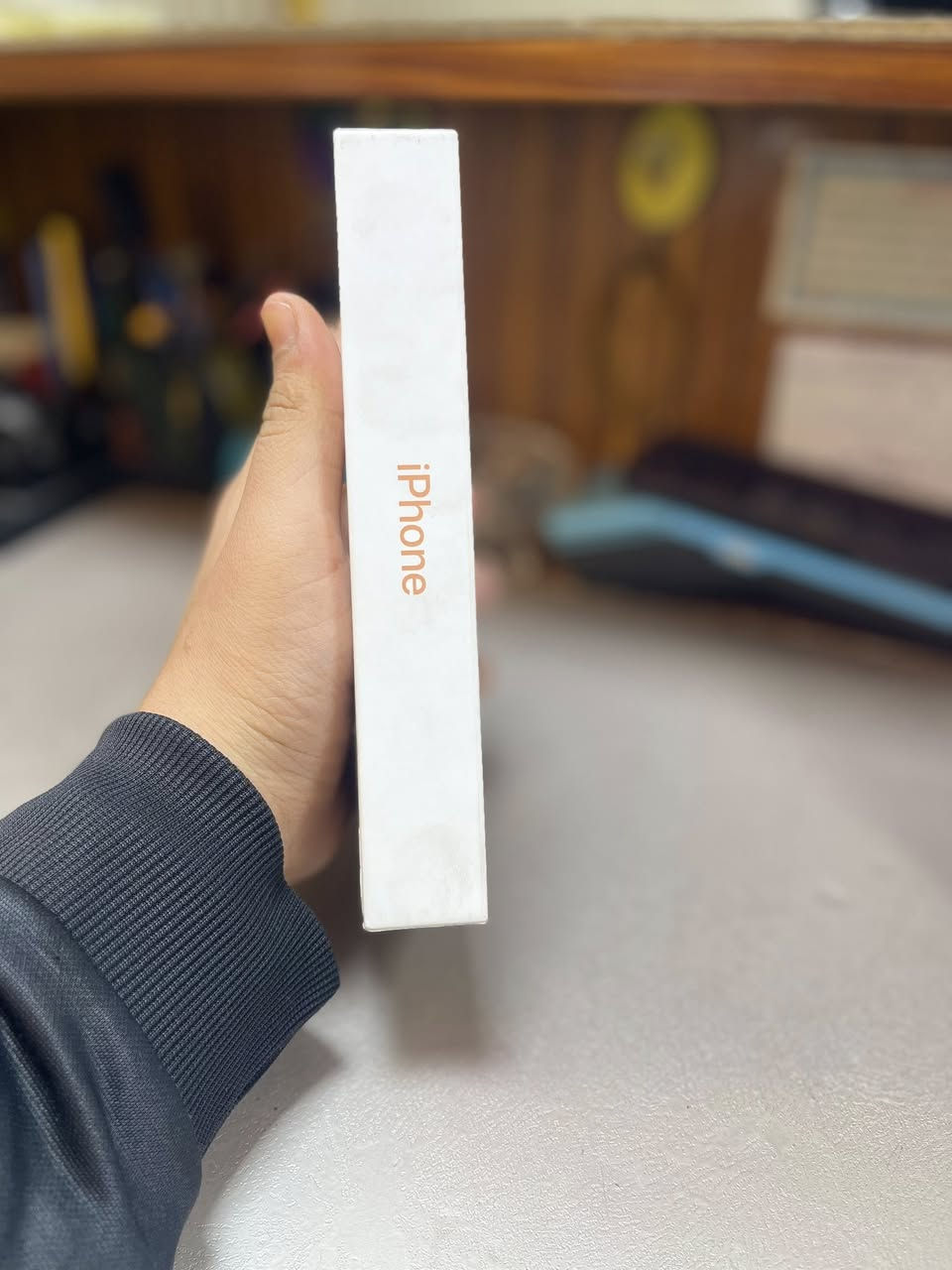 السلام عليكم
iPhone 17 pro max 

ذاكره 256

جهاز لوك ما مفتوح 

هسه أخذته 

سعره مليونين 100

رقم ***********

آنستا s6.m16

العنوان بغداد الجديده النعيريه
