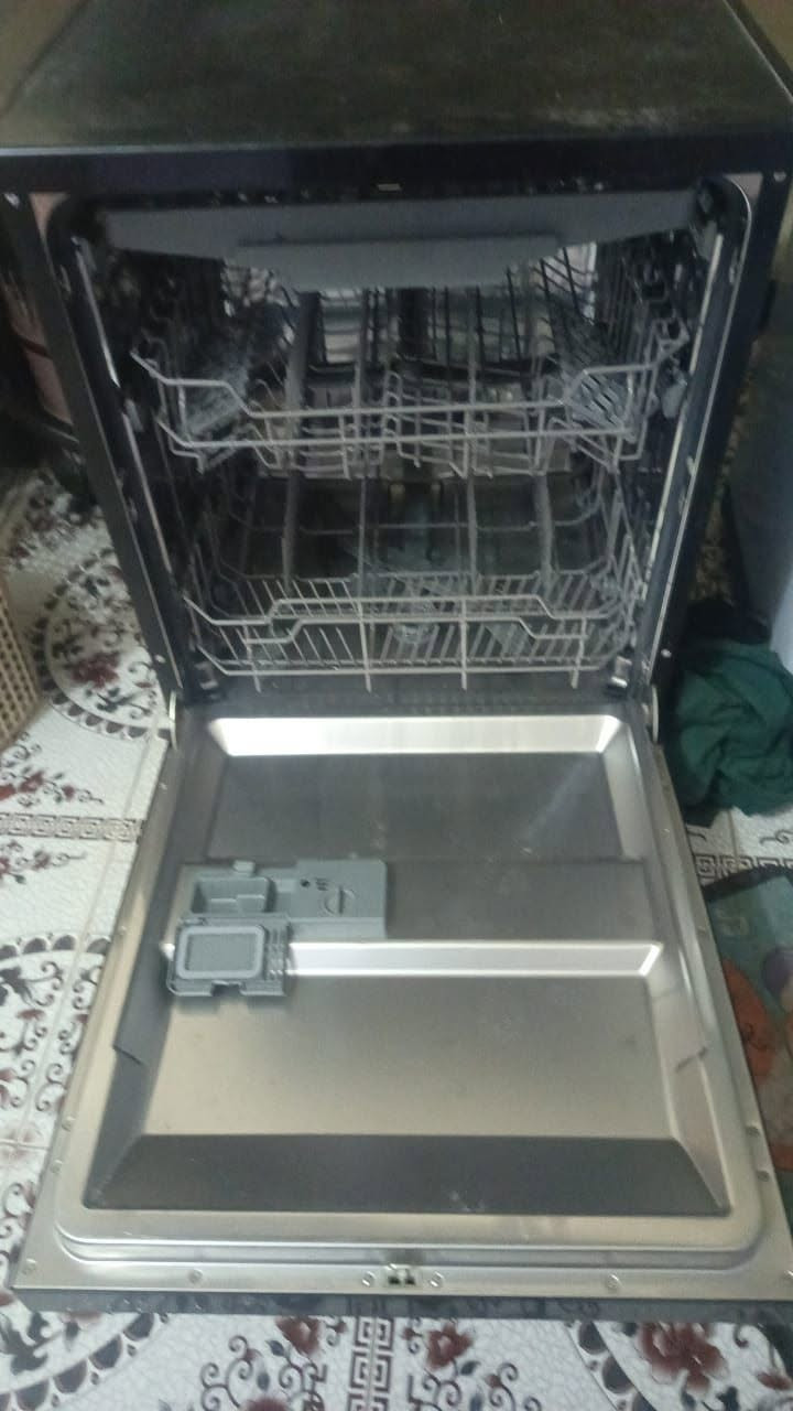غساله صحون للبيع
استخدام مرتين فقط


**إذا كنت صاحب هذا الإعلان وتريد حذفه لأي سبب، رجاءا أرسل رسالة إلى الدعم الفني**