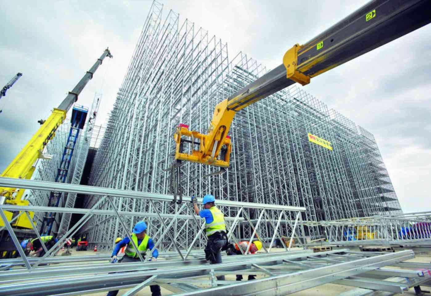 بناء دور أو مجمعات تسليم مفتاح
ترميم دور أو بنايات 
بكوادر اكفاء
بغداد وكافة المحافظات  
للستفسار الاتصال 
***********
