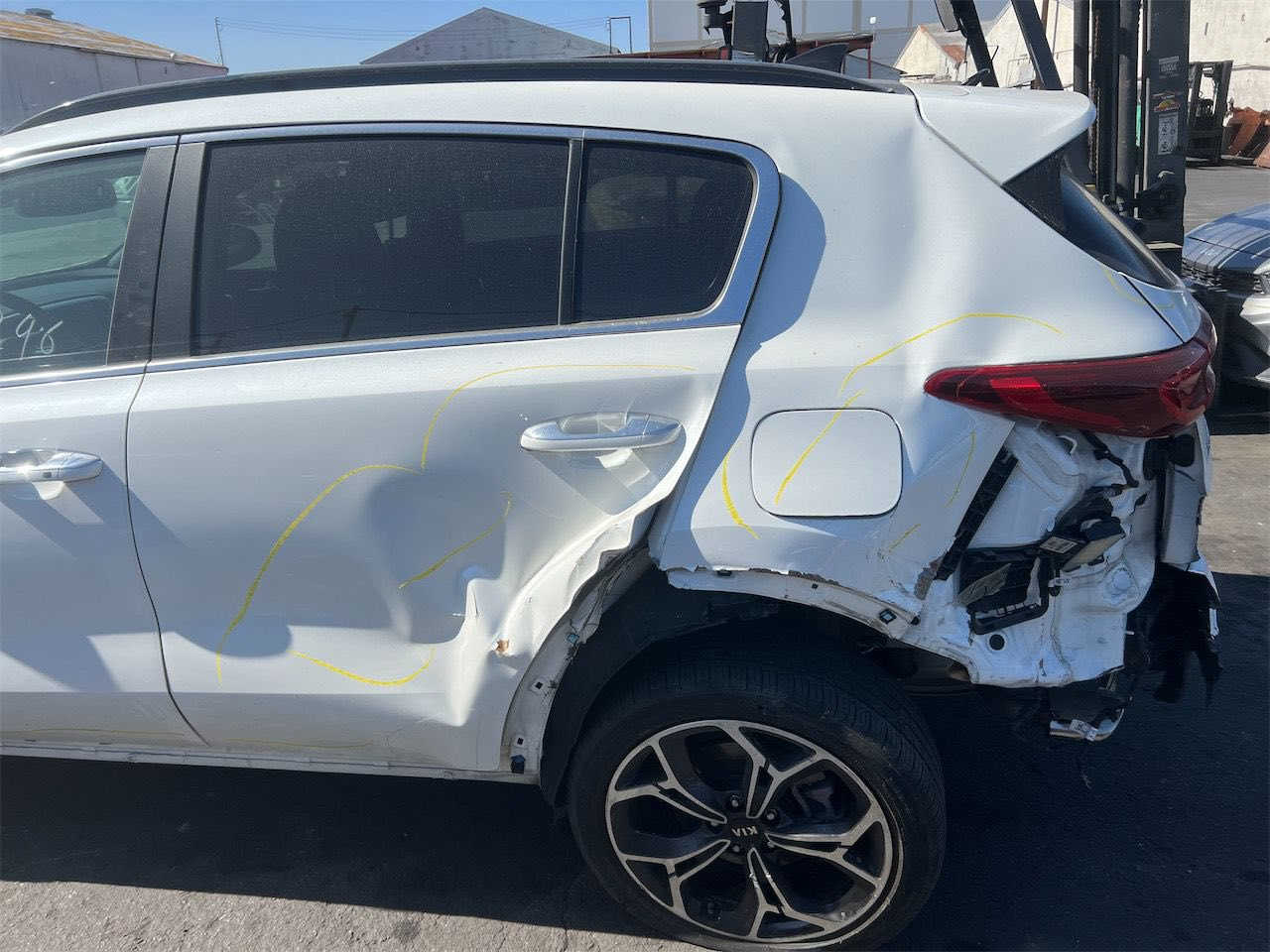 سبورتج 2021 فولوالفول ماشيه 35ميل جديده بمعنى الكلمة حادثه بسيط وموضح بالصور بيع أو مراوس بموديل احدث وسعرها 180 وبي مجال بسيط باسمي شرط التحويل
***********
