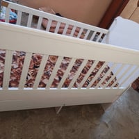 سرير اطفال • هزاز • نضيف