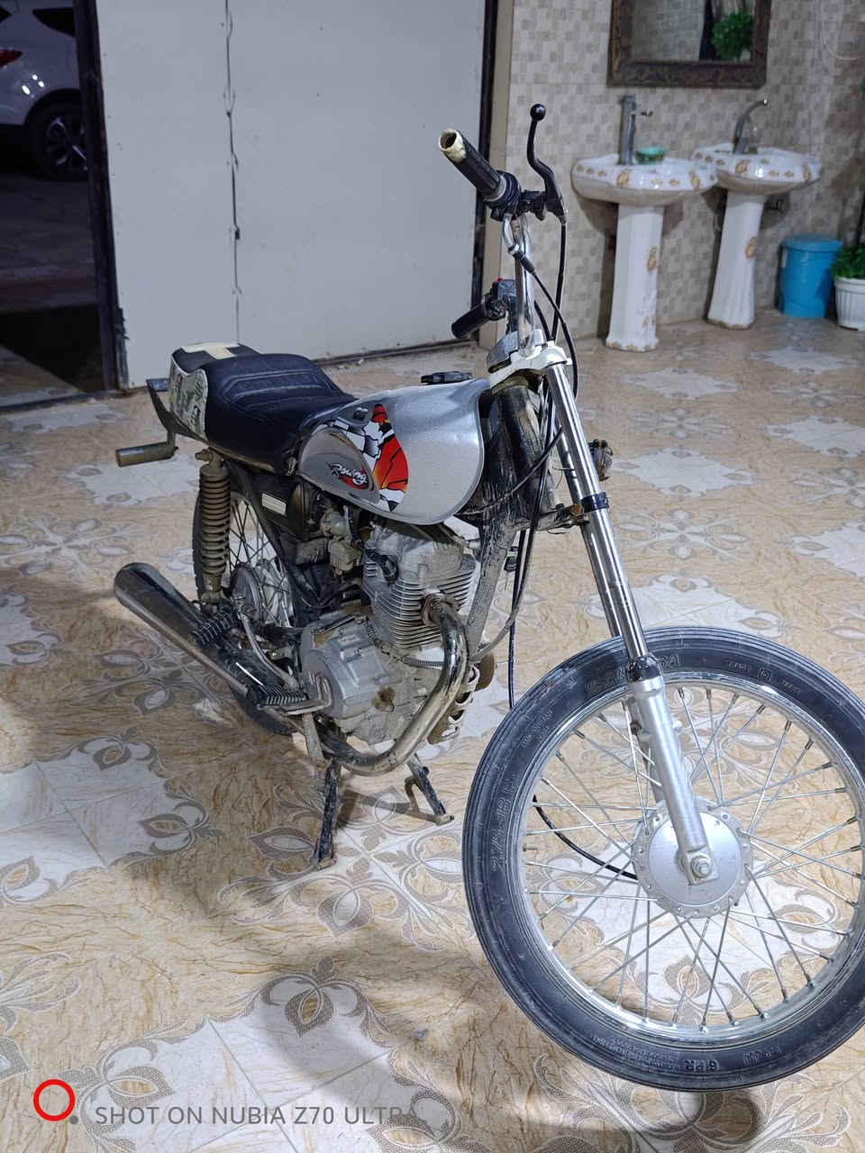 دراجته اصولي مديل 16 تعمير 24 للبيع السعر 475 او بيه مجال دراجه  نضيفه بس اني هاملهه بس الجبنه مال الماكنيت طاكه كفاله عامه  وكيله العارضي  مكاني نجف ناحيه الحيره
الشراي يتصل ***********
