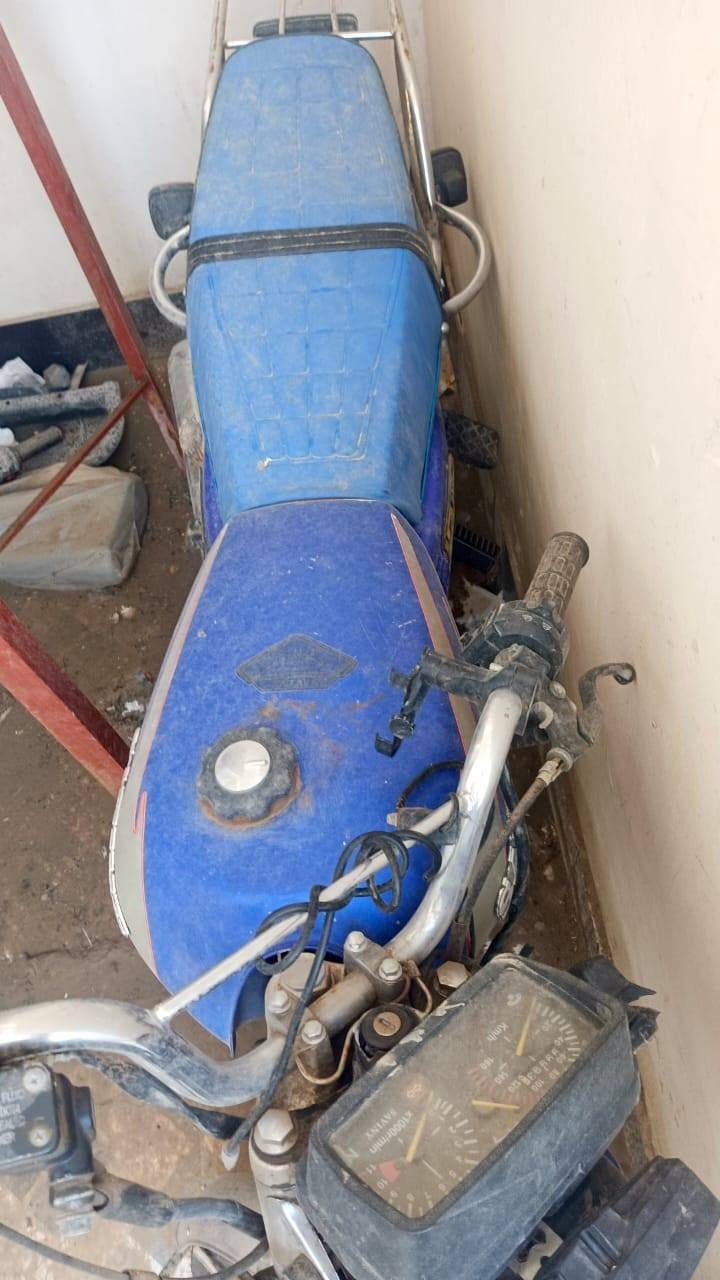 سلام عليكم دراجة سيفان للبيع  دراجة نظيفة بس انتركت بسبب لامطار دراجة مرقمة سنوية باقي على ستلام لوحات
موديل🔥2021🔥

كشن جديد  

محرك 150 سيسي نظيف

بيها نقوصات بسيطة 

سعر مليون 100 وبي مجال عنواني فلوجة


**إذا كنت صاحب هذا الإعلان وتريد حذفه لأي سبب، رجاءا أرسل رسالة إلى الدعم الفني**