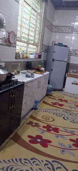 سلام عليكم 

▪️ بيت  زراعي بيه وصل طابو للبيع 

▪️ مساحه ٣٠٠/م  وجهيه ١٤ متر ونص 

 

 ▪️ عنوان سوق الشيوخ  خنيطلة  شارع الكراج  قريب على التبليط  

▪️ طابقين
 الطابق الأرضي سقف كونكريت طابوك غرف عدد٢  مساحه ٦ في ٤ ونص +مناور عدد ٢ +استقبال  مساحه ٩ متر + صالة مساحه  ١١ متر  +مطبخ مساحة ٧ متر  +حمامات ٣  + مجمع صحي متكامل كبير...   حمام داخل الغرفة  + حمامات خارجية +  كراج  مساحته ٨٥ متر

▪️ الطابق الثاني اربع غرف    ومجمع صحي 

▪️السعر 165مليون وقابل للتفاوض 

▪️الاستفسار واتساب او الاتصال على رقم تالي 

▪️***********
▪️سيد حسن الموسوي 

▪️مكتب الاحرار شارع البصرة يم جزرة مبايلات القديمة
