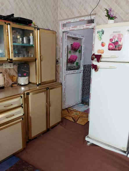 دار للبيع كركوك واحد حزيران قرب حصو رمل  100متر طول قاط واحد ويه بيتونه واجها البيت فول سراميك مطبخ استقبال وغرفه نوم وصحيات سعر 56 بي مجال ***********
