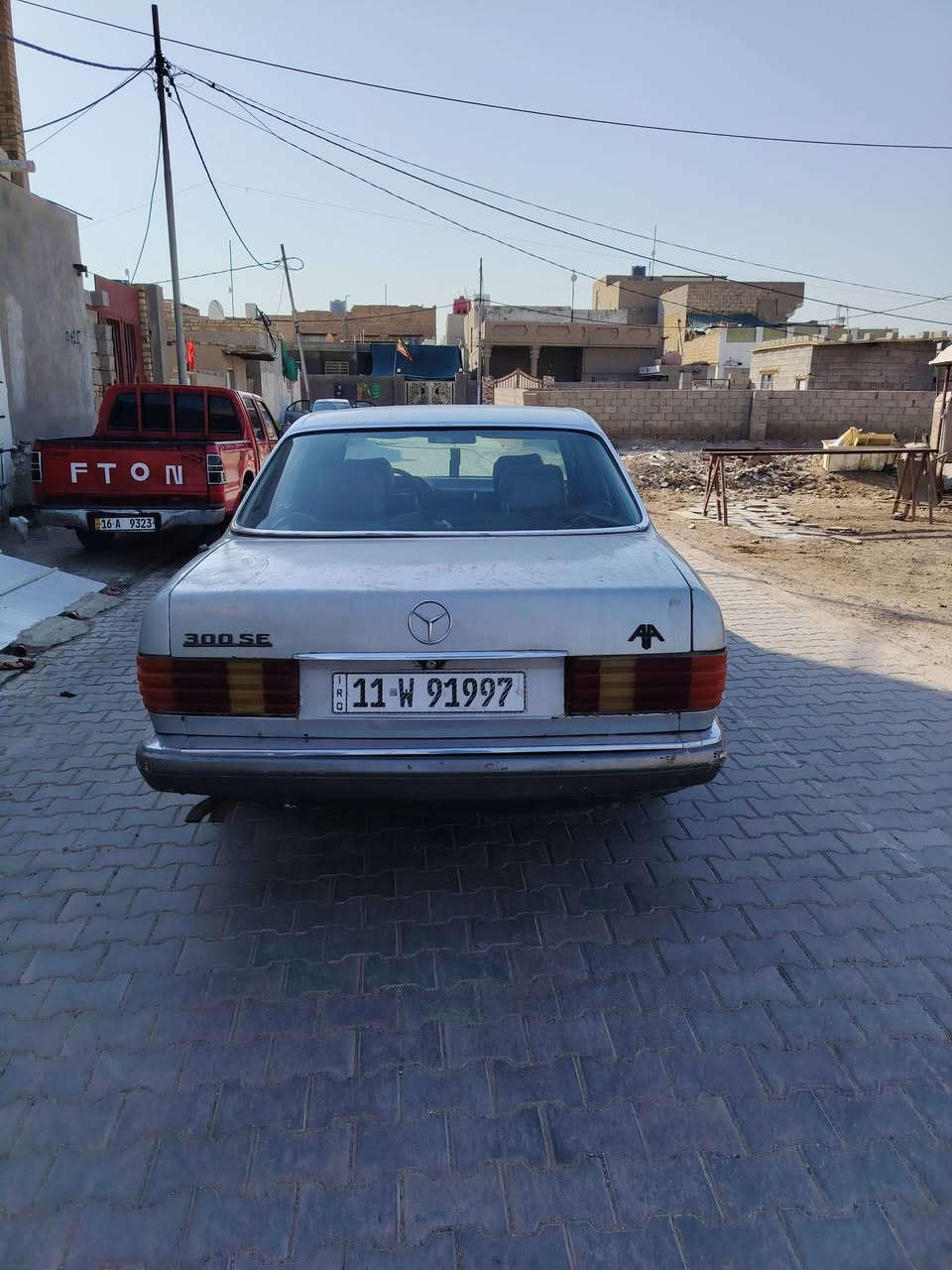 مارسدس ٣٠٠ رائسي رقم دولي  بغداد سنويه ل ٢٠٢٩  شهر ٩  مكينه بطه اثنين ونص بيها بخر من القبق مكان واسط قضاء الحي بسمي السيارهالسعر ٣٥ وبيه مجال رقم الهاتف ***********
