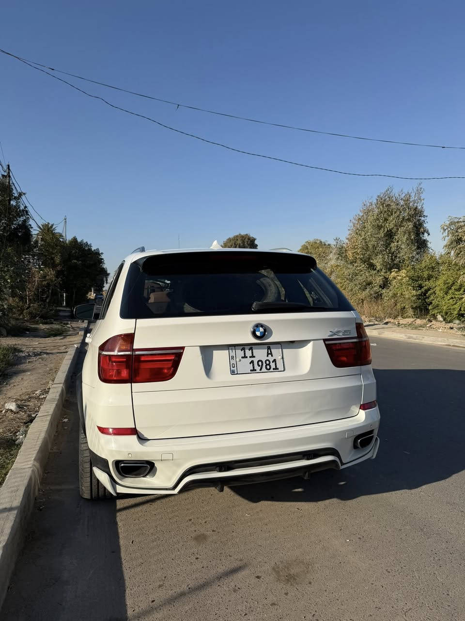 للبيع BMW X5 
2012
مكينه 8 سلندر توين توربو ٥٠٠٠
ماشيه 88 الف على ايدي سياره خليجي وكاله 
مكفوله كفاله عامه من صبغ وكلشي 
كير ومكينه مكفول 
رقم مميز  1981 بغداد 
مواصفات 
بوب شفط 
حساسات خلفيه 
كاميرا خلفيه 
صندوق كهرباء 
فتحه كهرباء 
XDrive 
كشنات خزن ميموري 
بصمه 
مثبت سرعه 
تبريد قطعتين 
نظام مساعده  على المنحدرات 
وباقي مواصفات خير من الله 
السعر 30 الف وبيها مجال شويه 
رقم السياره مميز 
مكان بغداد الاعظميه 
***********
