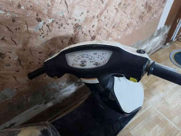 هوندا سرعه 60 دراجه عوزه بس بطاريه بحالة الوكاله محرك ناعم  سعره ٢٠٠ بيه مجال قليل كركوك قادسيه الثانيه الرقم ***********
