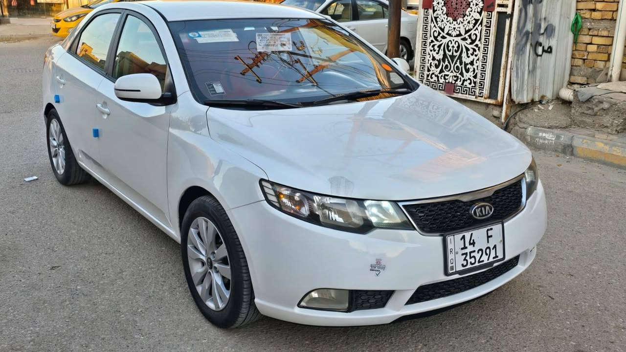 السلام عليكم ورحمة الله وبركاته
اللهم صل على محمد وآل محمد 
كيا سيراتو موديل 2013
 خليجي رقم بصرة الدولي تحويل مباشر سنوية جديدة لغاية 2030
السيارة مكفولة كفالة عامة ضربة وصبغ وتبديل وفتح وخياس 
محرك 1600 دوش شرط مامفتوح كير شرط الفحص 
حدادية 100\100 سيارة جديدة وجاهزة 
مواصفات السيارة إشارة بالمراية تحكم ستيرن كامرة تبريد ثلج تدفهه شغالة 5 ويل كب اصلي بلاجكتور دواخل لونين وباقي المواصفات المعروفة 
مكان السيارة الناصرية قرب كراج بغداد السعر {105} 
للإتصال{***********}
