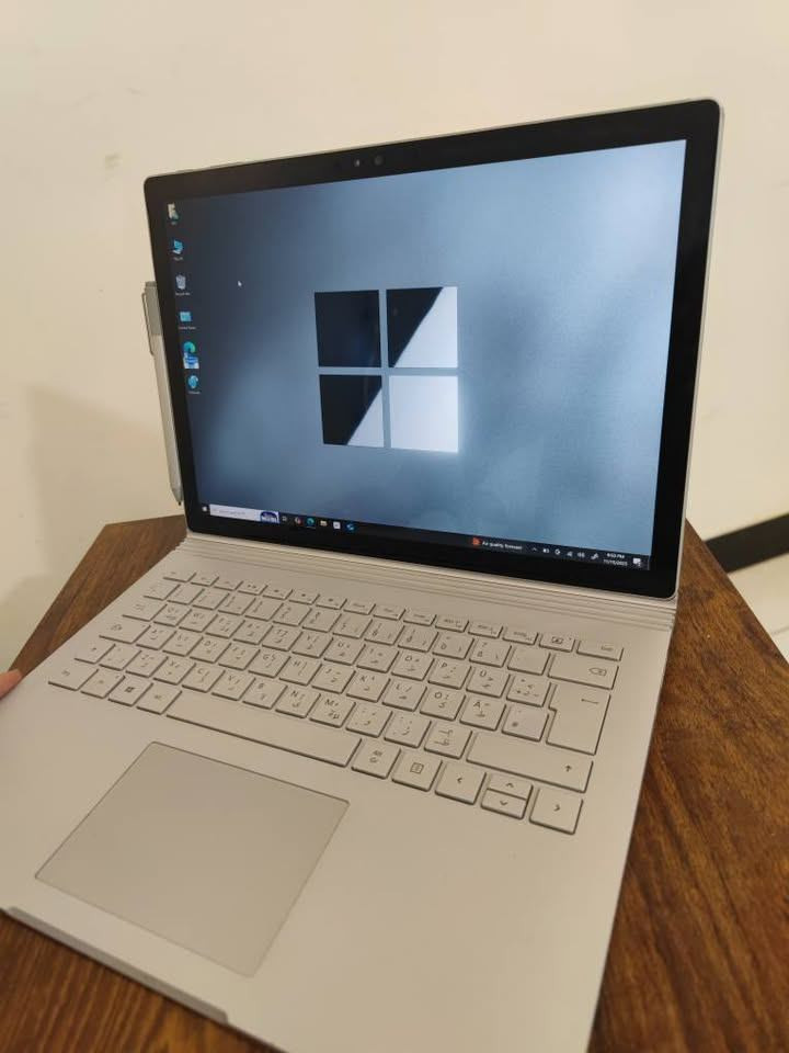 لابتوب للألعاب والدراسة
السلام عليكم شباب
لابتوب من Microsoft Surface Pro مع كرت Nvidia !! 
الجهاز نضيف كلش بدون اي اعطال لو ملاحظات
ويجي بالمواصفات التاليه اكيد 
شاشه بحجم 13inch بدقه ال 4k نوع خامه Led الوان نقيه جدا تدعم اللمس اكيد
معالج ياتي من شركه انتل Core i5-6Th Gen يعني الجيل السادس
كرتين شاشه الاول مدمج مع المعالج Intel UHD520 
والثاني من Nvidia geforce بحجم كلي 5GB 
هارد 256ssd مع منفذ SD كارد اكيد
رامات 8GB 
الشحن يطول قرابه 5 ساعات عمل علما التابلت يحوي بطاريه وكذالك الكيبورد القابل للفصل
يحوي بطاريه ايضا
صوت ستيريو دبل محيطي surrounded 
قلم من مايكروسوفت اصلي 
بصمه وجه فتح وقفل التابلت نضام الحماية 
قادر التابلت على تشغيل برامج صناعه المحتوى Adobe و برامج الالستوريتور وبعض برامج الهندسية بكفائة 
وكذالك بعض الكيمنك 
السعر 400 الف


**إذا كنت صاحب هذا الإعلان وتريد حذفه لأي سبب، رجاءا أرسل رسالة إلى الدعم الفني**