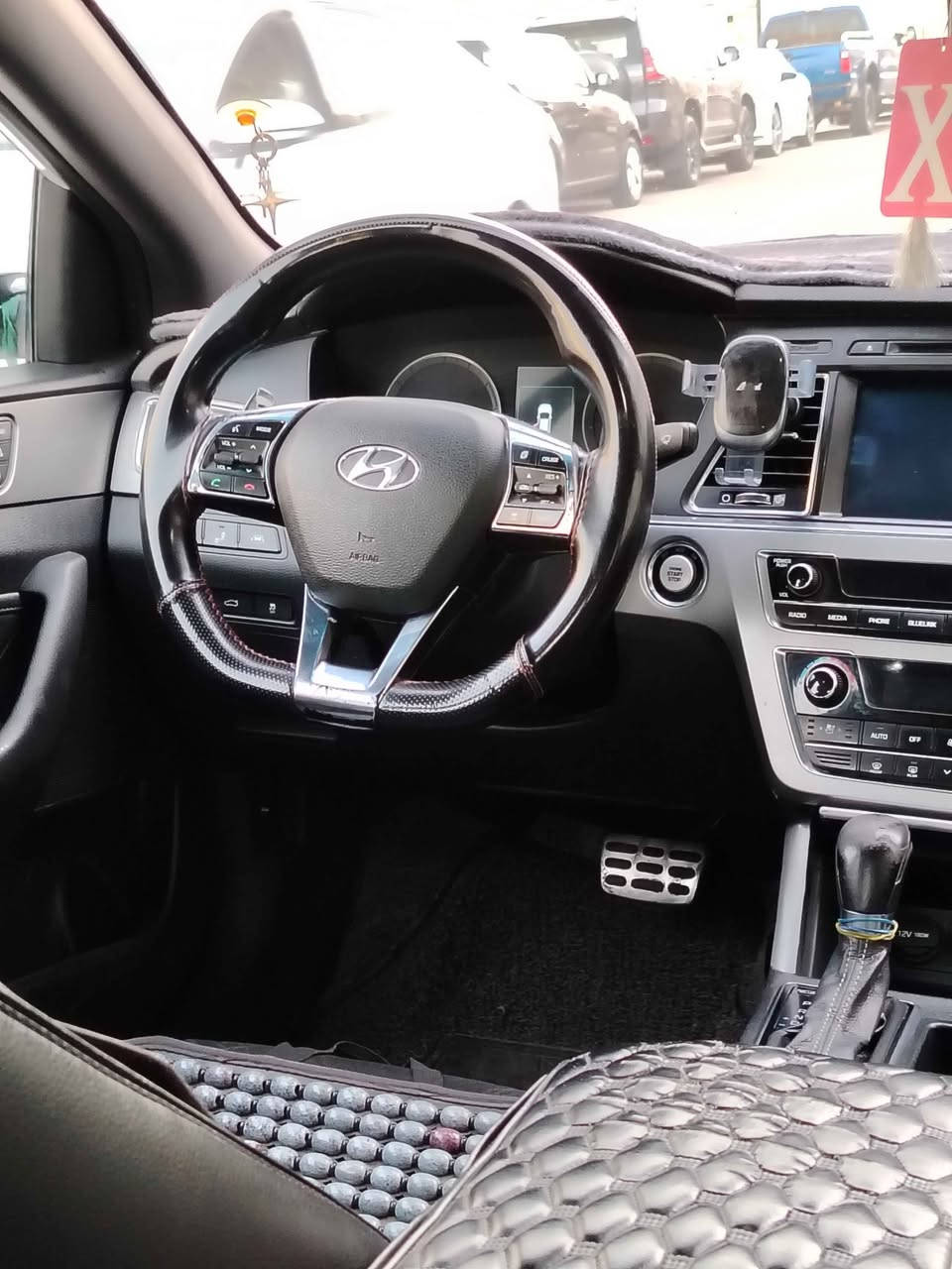 سوناتا موديل 2015 بيضاء اللون 
مواصفات (Limited) ( Sport) فول بصمة بارنوما فتحة 
مكينه 2000  تيربو ماشيه ١١٢ الف 
وارد أمريكي 
اللون ابيض
حادثها بابتين مبدلات نفس اللون وملاونات بجم كبس 
اضاءة ترحيب
 بصمة ابواب 
صندوك ذكي
ثلاث انظمة قياده
كشنات كهرباء
كشنات تبريد تدفئه
مثبت سرعه
مواصفات للاخير اعلى فئه
رقم بغداد باسمي تحويل مباشر
 سنويه  2027
رادارات جانبي امامي
شاشه كامره دواره 
دبل كزوز 
تحديد مسار 
لد امامي خلفي زينون
لايت اوتو خارجي
بانوراما ثلاث حركات 
مري قلاب 
كير مكينه كله كفالة
وبعد بيها هواي مواصفات

المكان بغداد الكاظمية 
السعر (123) وقابل للتفاوض
الاستفسار والتفاصيل اكثر

الاتصال ع الرقم *********** بغداد, العراق
