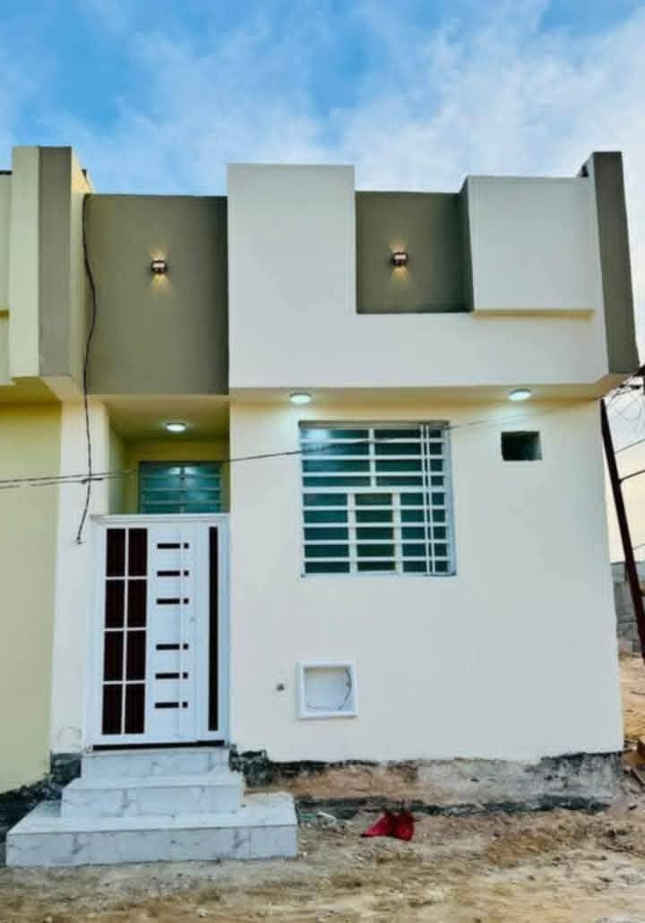 بيت🏠 50 متر مربع
السلام عليكم      // ***********
يعلن مكتب ال الفهد  عمود 270بضبط 

بيت مساحه 50م #طابو_زراعي سند 25

#قريب_شارع_لحولي سعر 20بيه محال

(عنوان لمكتب   مقابل قريه لغدير) 
(  عمود 270بضبط مكتب ل الفهد                            

بيت جاهز مفتاح 🔑 
أساس وسقف صب مركزي 

منطقه كامله السكن #شوارع_تبليط 

غرفه + صاله + مطبخ معزول + صحيات 

#مدارس // ماء//. كهرباء//. تبليط  /. خط مولد ذهبي 

وتساب
***********

ملاحظه// توجد لدينا كل المساحات من دور او قطع النجف, العراق
