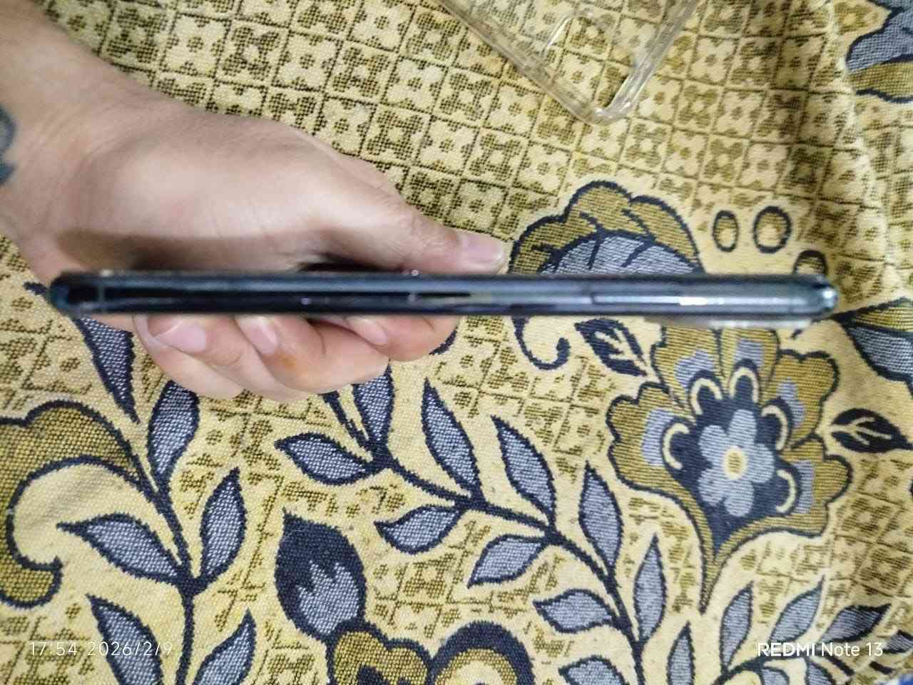 السلام عليكم 
11 برو ماكس نضيف بلادي مابي اي خلل او اي تبديل كله شغال استعمال شخصي ذاكرة ٢٥٦ بي فطر بالكلاس زغير جدا بطارية 72 
رايد مراوس ب14 برو ماكس سعر مناسب 
سعر جهاز ٢٥٠ 
مكاني بغداد


**إذا كنت صاحب هذا الإعلان وتريد حذفه لأي سبب، رجاءا أرسل رسالة إلى الدعم الفني**