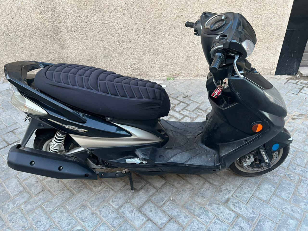 سلام عليكم سكنس فحل كوري خطين ام الطلاعات نوزل لسعر 800الف رقم الجوال *********** مكان بغداد
