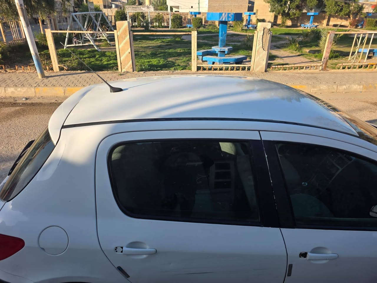 بيجو فرنسي 2004مراوس بسمند خصوصي ***********
