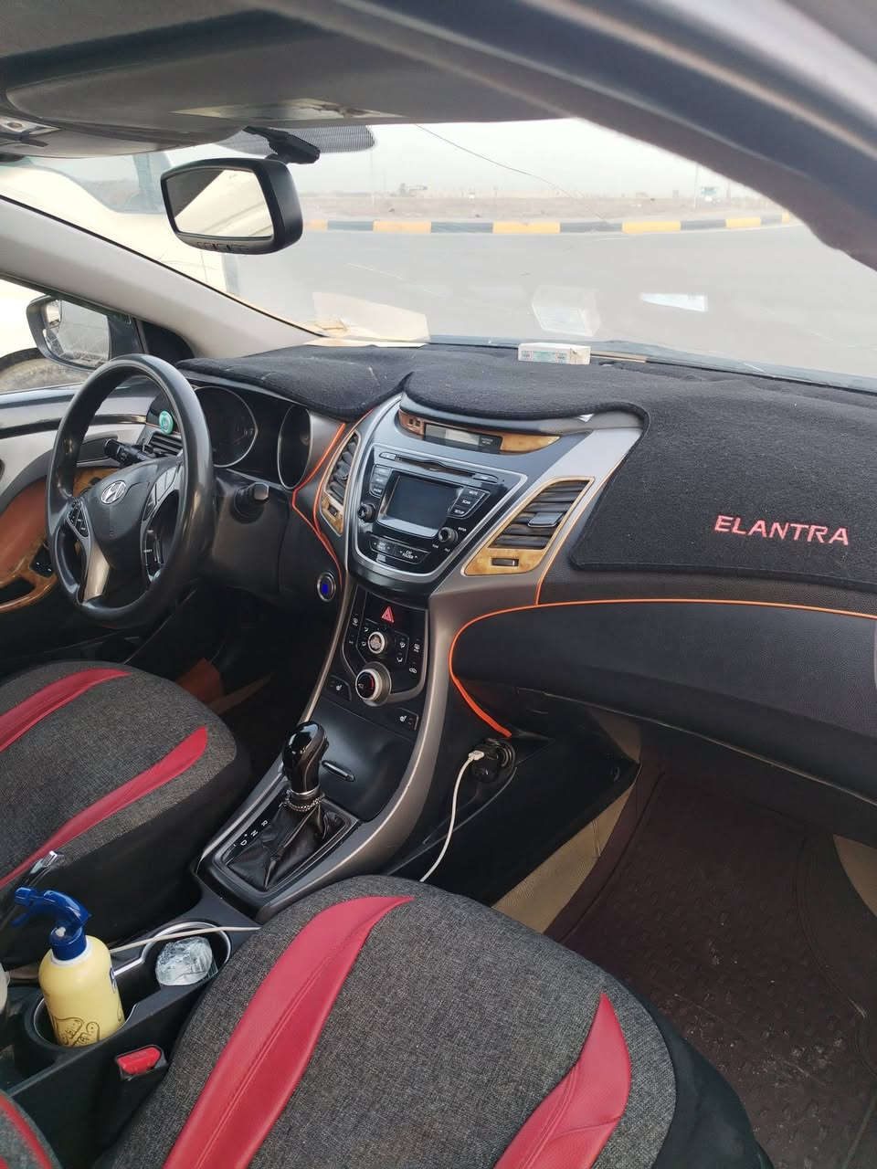 السلام عليكم للبيع النترا موديل 2016 فول مواصفات وارد أمريكي حادث جاملق امامي بدون دواخل كير ومكينه خير من الله صبقته وحده سعر 120 مكان بغداد رقم ***********
