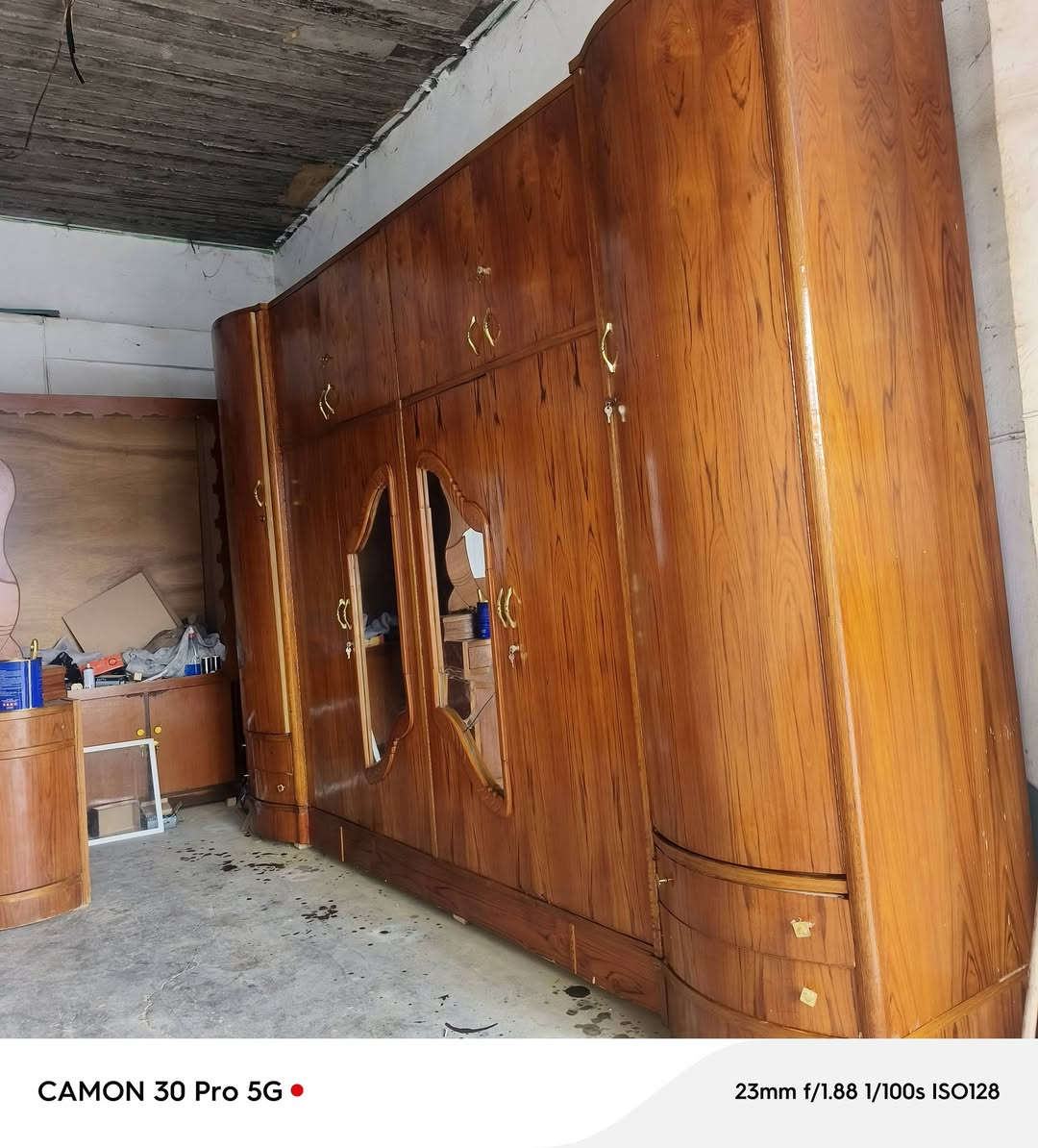 غرفه صاج سته باب ملحق 
#شغل_فصال_حطاطه 👉🏻
داخل وخارج صاج عراقي 
الضهر جرجوبه شد براغي 🍂
#يرهم بيع او مراوس حسب القناعه 
#عنوان جلولاء سوق السبت 🍁
يتوفر توصيل لجميع مناطق ديالى بأسعار مناسب #للتواصل واتس او تصال 
***********
