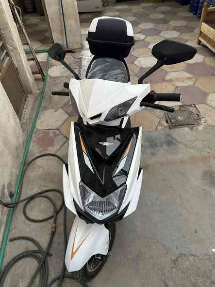 دراجة شحن للبيع 
سلام عليكم  من رخصة الأدمن 
دراجة شحن سكنس ملف ١٥٠٠ 
ماشية ١٢٠٠ كيلو 
تقطع ٦٠ كيلو بالشحنة الوحدة 
شحنها يطول ٥ ساعات 
قفلها ٦٠٠ للبيع
