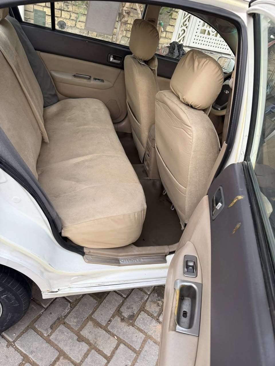 سلام عليكم اي فايف موديل ٢٠٠٩ بسمي السياره مصفره من كلشي بيه جاملغ السايق الامامي بارد وجاملغ وباب وره السايغ صبغ 
سياره خير من الله تجي تكلب بعينك وتشوف  نضيفه صدر خلفي امامي جديد تحويل ثاني يوم 
مكان بغداد / مدينه الصدر 
سعر ٤٢ وبيه مجال قليل حك الجيه
هاتف ***********
