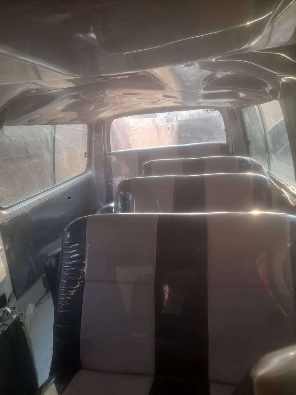 سلام عليكم سياره نيسان البيع سياره جديده مكينه كير كسن خير منالله دوشمه جديده تخم تايرآت مصفره رقم بغداد نكليزي بسمي سعر ٩٣ وبيهه مجال رقم ***********مكاني بغداد
