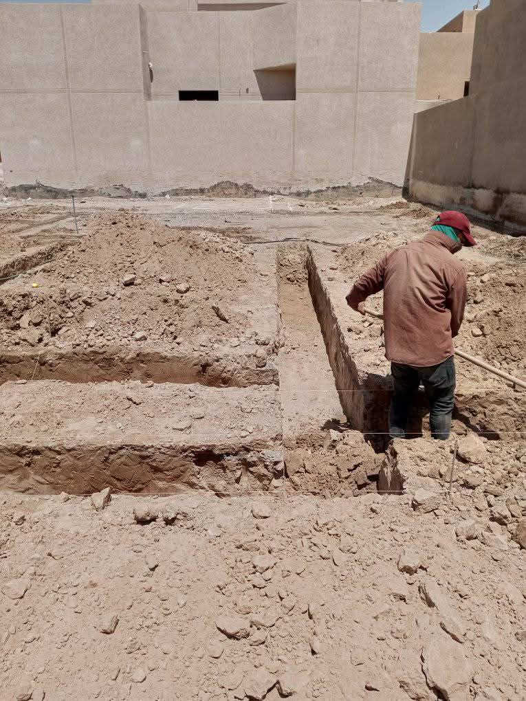 السلام عليكم يوجد كادر عمل 
حفر اساس +تسليح+صب اساس
تفليش ارضيه
 صب ارضيه
لبخ بتلو+  فلانكوت
دفن بتلو
انسب الاسعار الاستفسار على هاذ الرقم ***********
