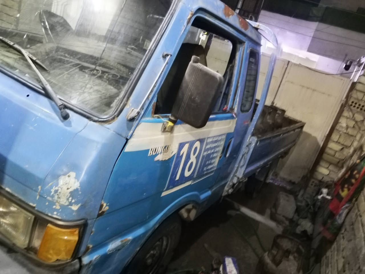 كيا بنكو حمل للبيع 7جنكال رقم شاصي ممسوح +سنويه عاج صاقطه 6سنوات السياره باسمي بور عاطل مكينه عموشه 2007 سعر 45و بيه مجال الستفسار الاتصال علا هاذا الرقم ***********
