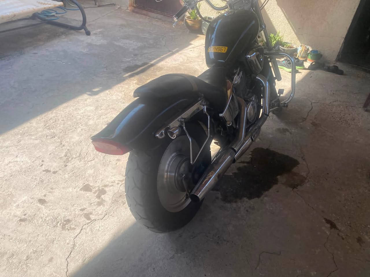 سلام عليكم هوندا ستيد 400cc بدون رقم اوراقها موجودة وكاملة دراجة جاهزة نقصها دسكات اماميه موديل 2000 سعرها 8 أوراق وبيها مجال اتصال على رقم ***********
