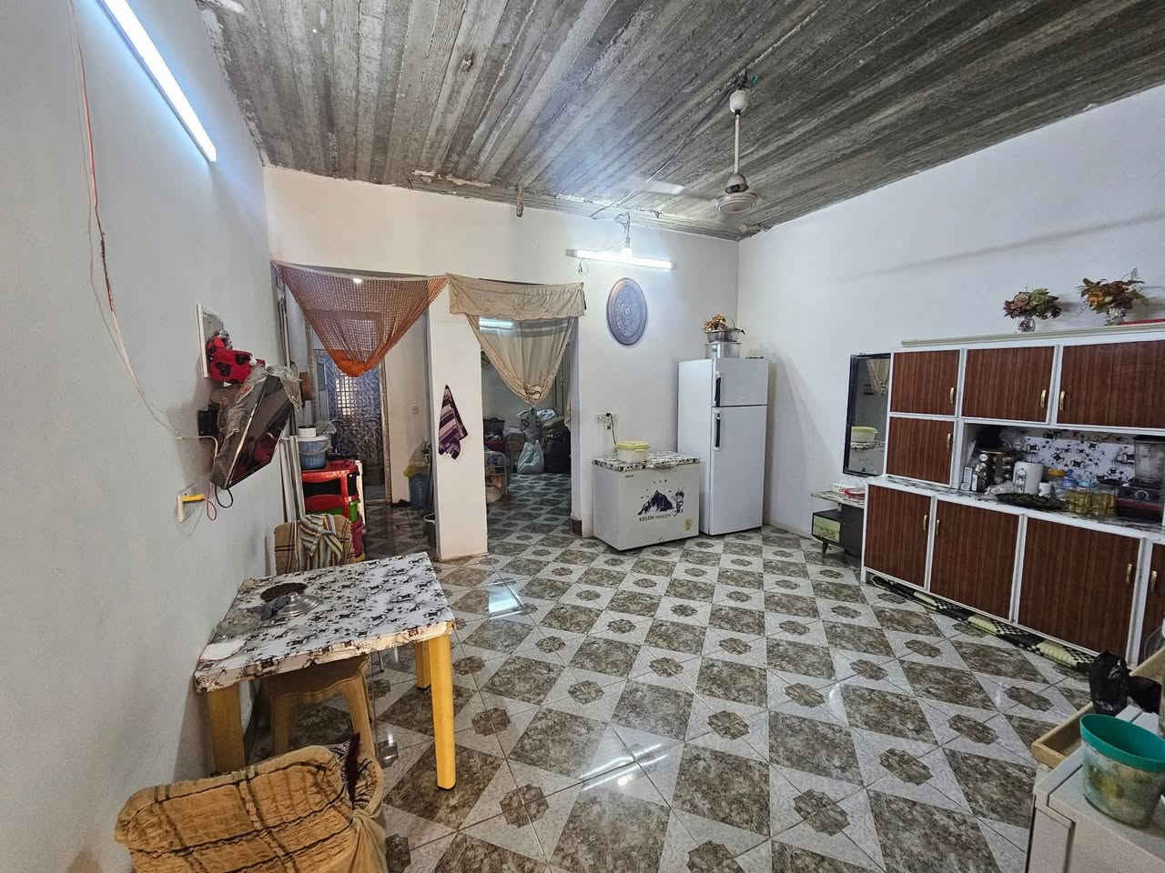 إعلان رقم ٥٦١
دار للبيع السعر مناسب جدا المساحة ١٠٠م طابقين  السعر ٥٠ بيها مجال درج خارجي الدار يصلح لعائلتين الطابق الارضي كراج استقبال مطبخ وغرفة نوم وصحيات الطابق الثاني غرفتين نوم وصحيات ومطبخ العنوان قادسيه الثانية مقاطعه ٤٩ قريب من سايدين المرور القديم نوع العقار بلدية الاستفسار اكثر اتصال على الرقم الموبايل ***********
