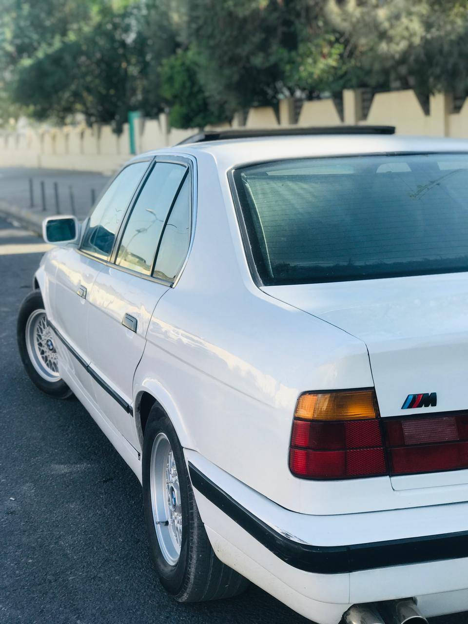 . BMW525/1991 محرك كبس سلايد تبريد تدفئه ويل تاير جديد كشنات جلد بلاد بجم عريض كبس بيها كابون بانزين شرط التحويل 
مكان السياره موصل أيسر 62 وبيها مجال 
***********
