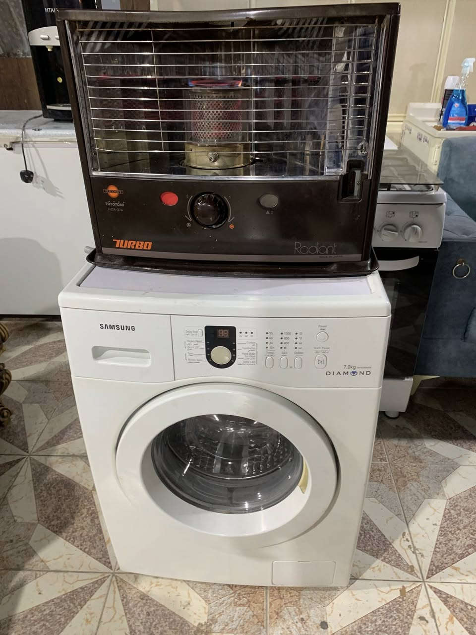 غراض للبيع
العنوان / كاني كردا  الشارع السايدين مقابل المدرسه التركيه 
رقم موبايل ***********
