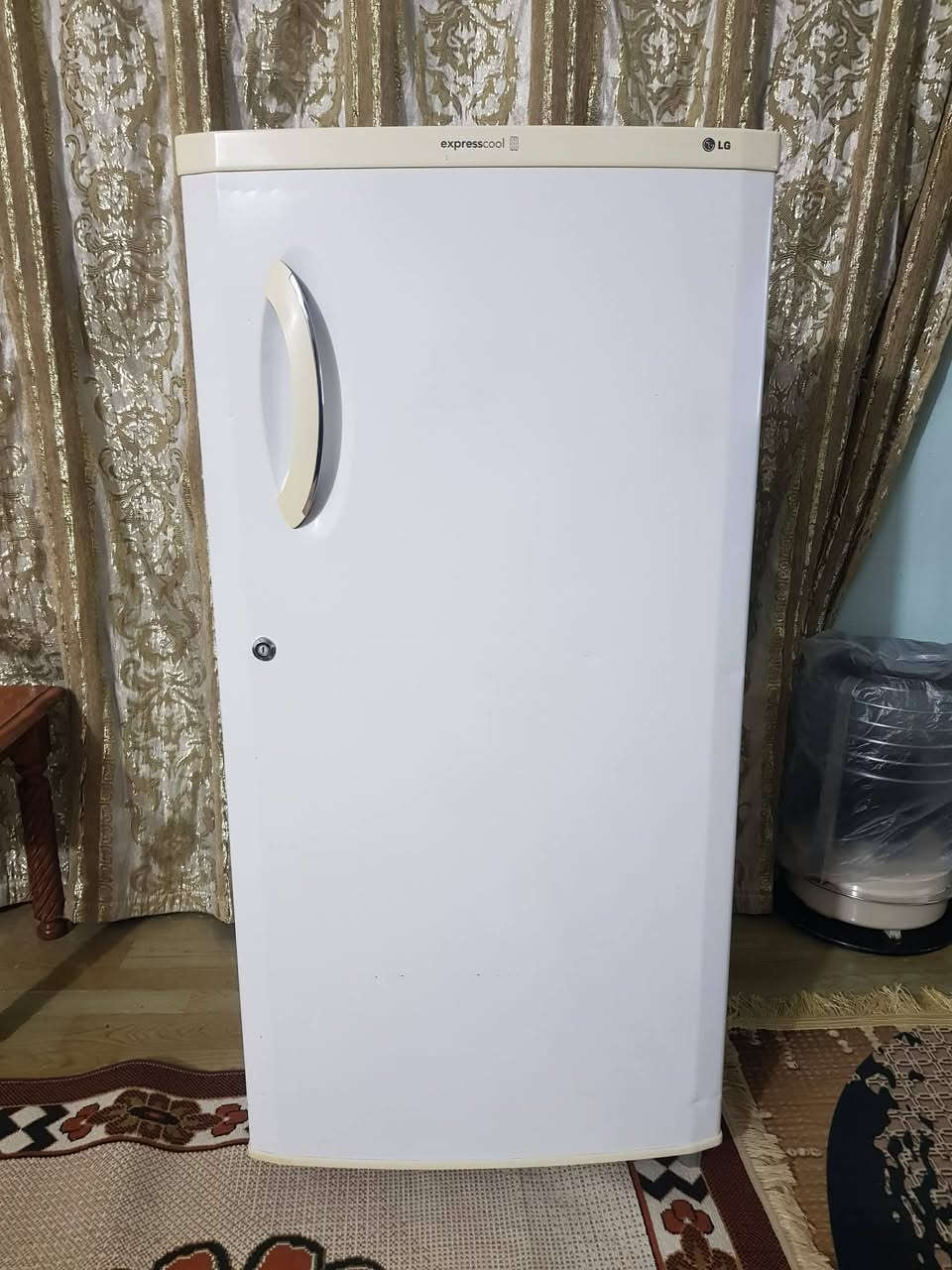 ثلاجه الجي ١٠ قدم كلش نضيفه تجميدها فول .بلاديه .
ترهم مال مكاتب غرف نوم .
السعر 125الف .وبيه مجال 
مكاني بغداد .بوب شام .


**إذا كنت صاحب هذا الإعلان وتريد حذفه لأي سبب، رجاءا أرسل رسالة إلى الدعم الفني**