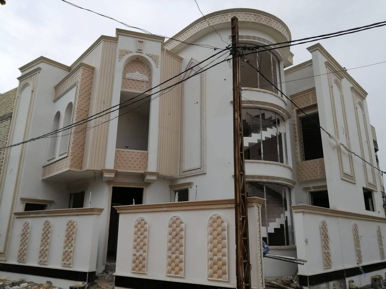 كادر لبخ ونقش وجهيات  حالين متفرغ اتصل***********وتساب ***********
