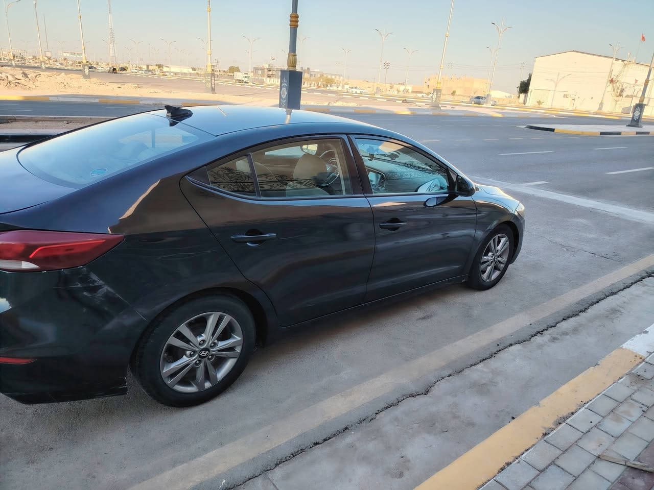 سلام عليكم للبيع النتره 17
سيارة جاهزة من كلشي كير مكينه تبريد
حداديه خير من الله
حادث مال أمريكا دعاميه خلفيه

وبل عراق جاملغ خلفي ولباب شاصي فخذه ايرباك كفاله
رقم أربيل انكليزي بسمنه 
صور الحادث سونار مرفق معه الصور
مكان السياره كربلاء *********** *********** 
السعر 107 وبيه مجال بصيط
