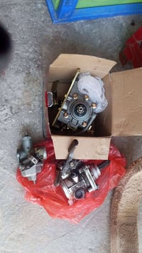 دني الغراض للبيع دعاميه وباب وجير بوكسات اثنين وكابريتر كلهن شغالات ال...