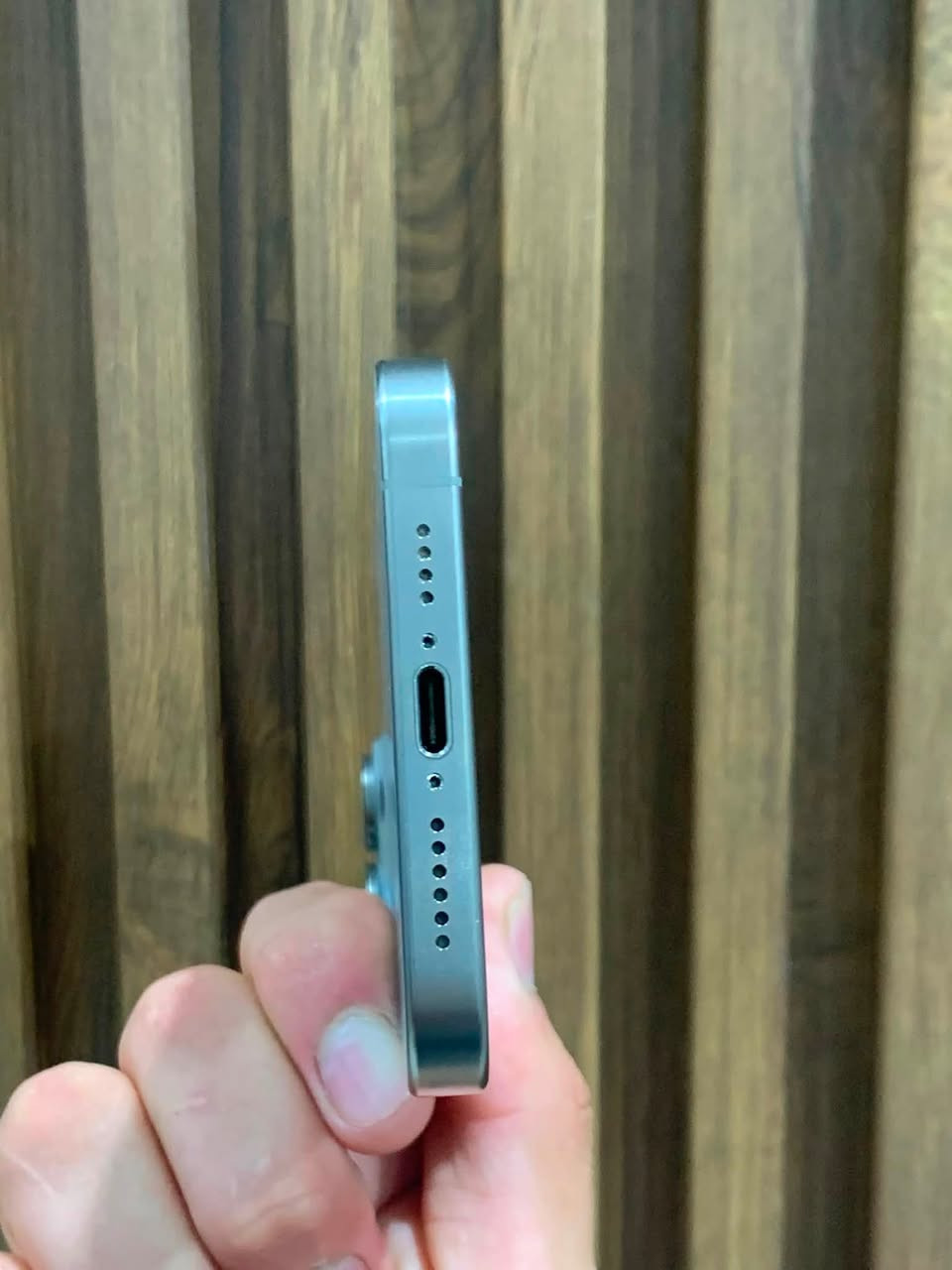 للبيع iPhone 15 bro max تفصيخ 

شاصي كلش نضيف شخط ما بي 
 
ذاكرة 512  دبل سيم 

ناقصة خريطة وشاشة  و بيت سيم 

الباقي كلشي شغال 

السعر 225 وبي مجال قليل 

للستفسار *********** واتساب
