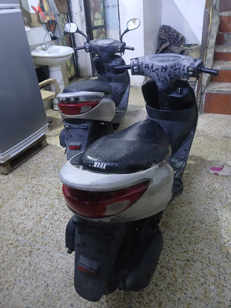 السلام عليكم دراجتين بريز نضيفات كله شغاله كهربائيات شغاله الدراجات خير من الله السعر ٤٥٠ الوحده وبياهن مجال للشراي مكاني مدينه الصدر الرقم *********** متواجد اتصال بس
