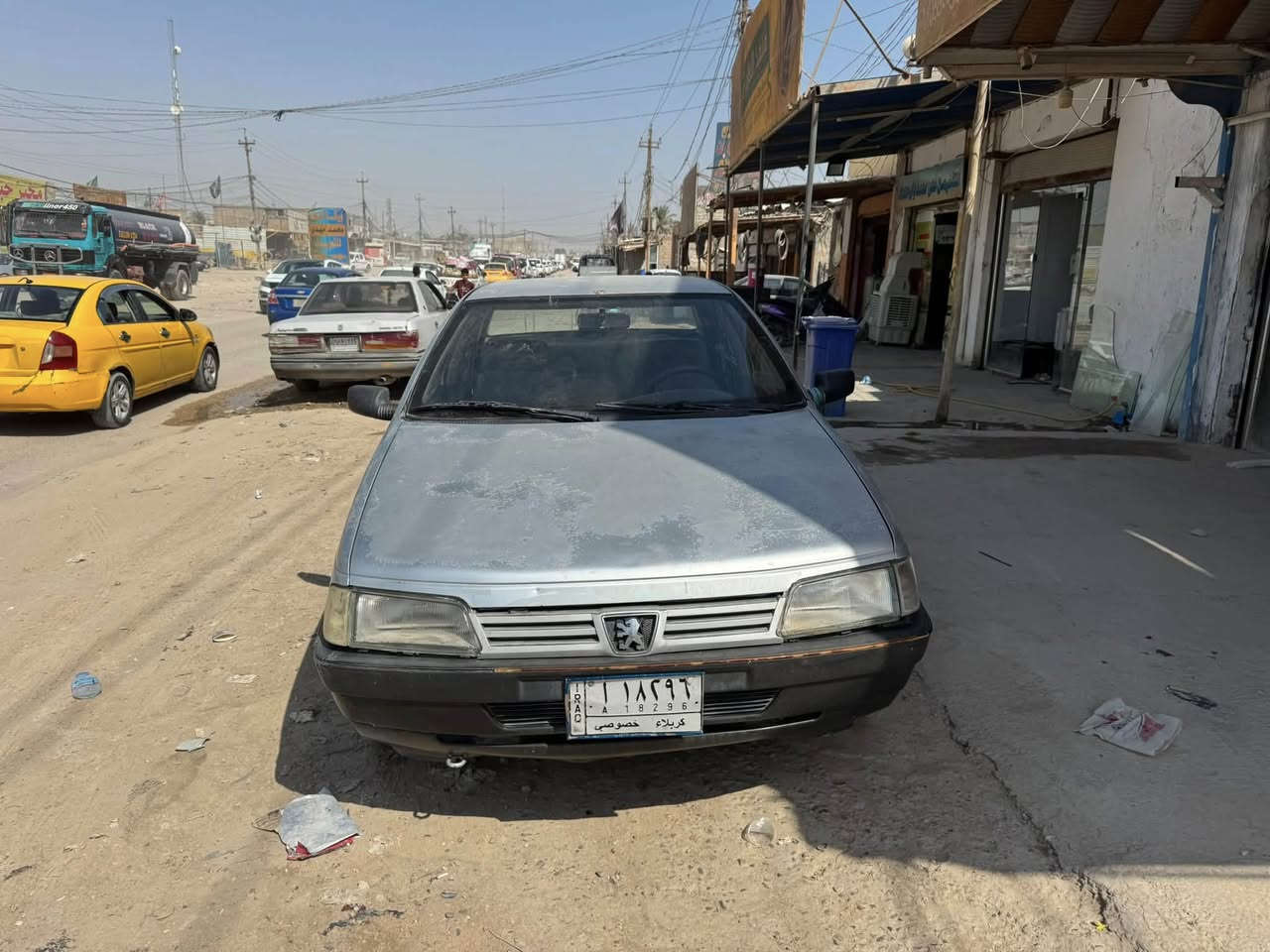 ‏بيجو راوا السيارة سيارة مكينةتها بها برأس شو عاصيها ما بها شي قرارها ما أبيه شيء السعر 15 رقم الهاتف ***********
