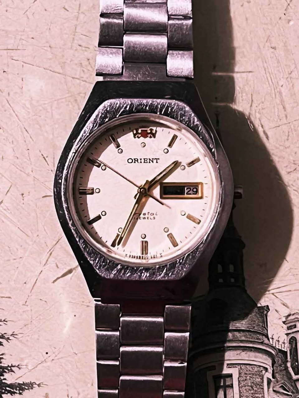 Vintage Orient 3-Star "Crystal" 21 Jewels Automatic Japan-Made Women's Watch (Circa 1978–1985). Features a Day/Date calendar function. It works efficiently and is in good condition. (Note: The metal bracelet is not original).
​📸 Please review the photos carefully as they form part of the description.
📦 Shipping: Available to all governorates.
✉️ For price and serious inquiries: Please feel free to send a direct message. الاسكندرية, مصر


**إذا كنت صاحب هذا الإعلان وتريد حذفه لأي سبب، رجاءا أرسل رسالة إلى الدعم الفني**