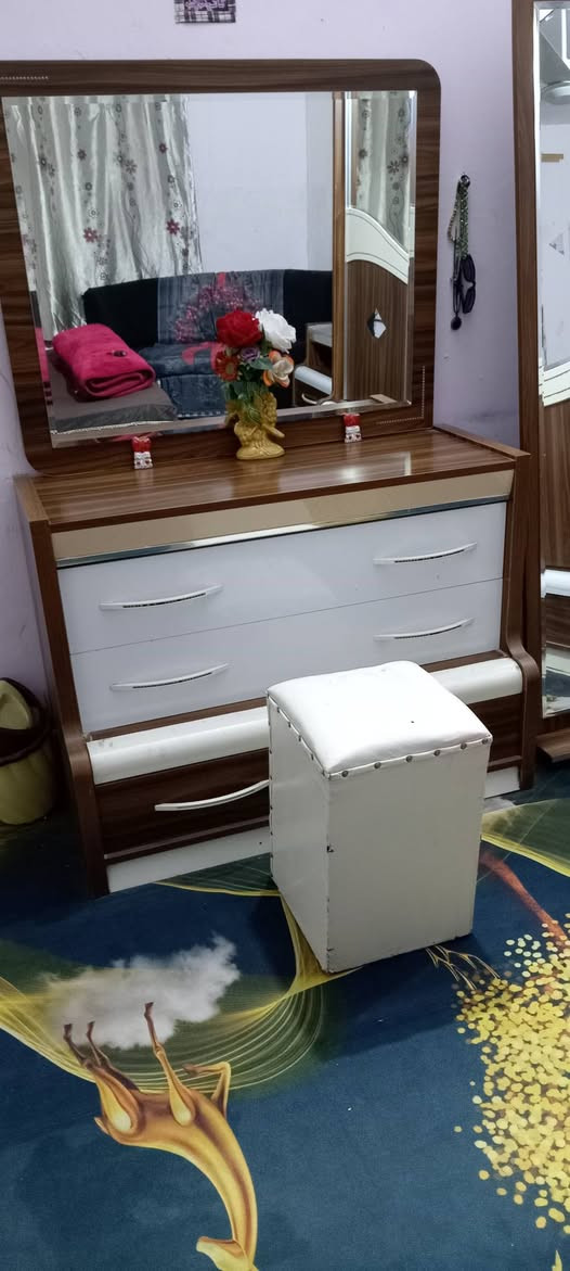 غرفت نوم البيع 8قطه سعر 600وبيهة مجال تصال *********** بغداد
