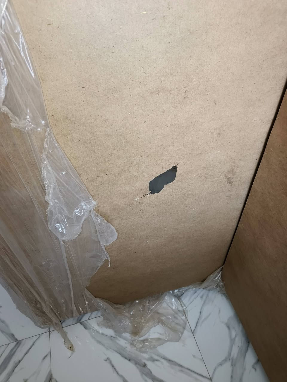 فاترينات  جدد ما مستخدمات نهائيا العدد اربعه الارتفاع مترين ونص والعمق عشرين الضهر ابيض والجانب صاجي حلوات ومرتبات سعر الوحده 70 الف وهاي الفاترينه لي مسكوره شويه سعره 55الف 
المكان قضاء الحي ناحيه البشائر 

للتواصل الاتصال على الرقم التالي

***********

