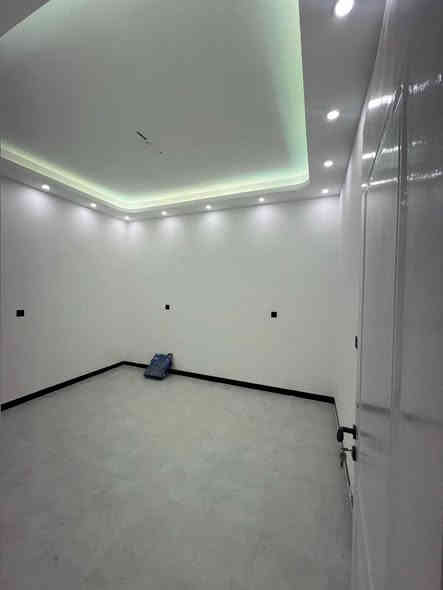 دار للبيع  مع الاثاث بيع مستعجل 
بعكد بليبل من اقرب المكانات الى الامام الحسين عليه السلام 

60متر،طابقين بناء طابوق درجه اولى
الطابق الاسفل:صاله ومطبخ واستقبال وصحيات داخلية وخارجيه
فوك:غرفتين وصحيات وسطح
اثاثه مرتب وجديد كلش اشهر من اخذناه
سند25طابو صرف غير مملوك الدوله والسند باسمنه
السعر145قابل لتفاوض
راح تحصلوني واتساب 
***********
