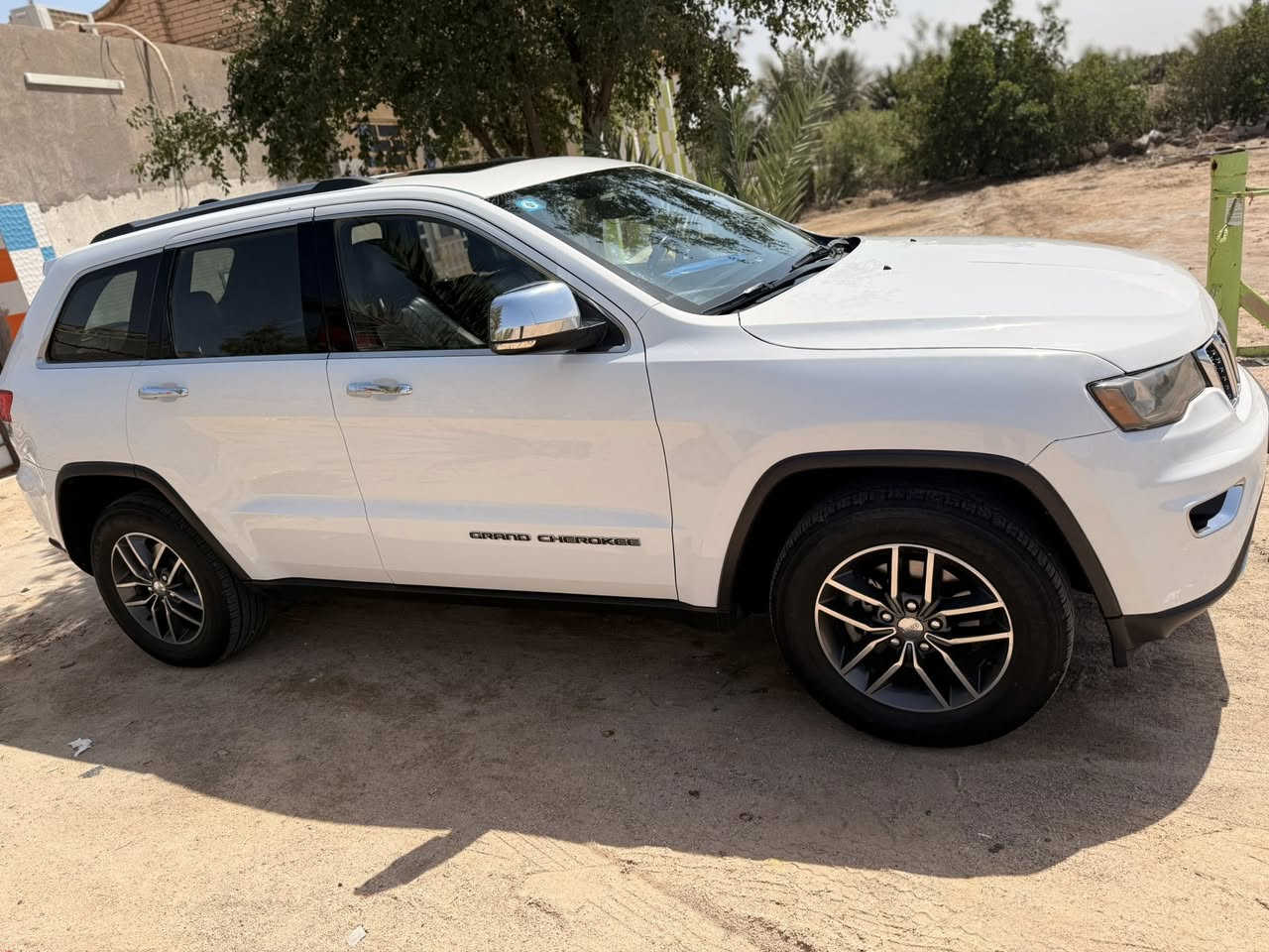 السلام عليكم 
جيب لاريدو فول مواصفات 
لمتدد 
 2017اصل باسمي تحويل مباشر 
وارد أمريكي 
بدون ضربه 
مكان/ناصريه .
***********
