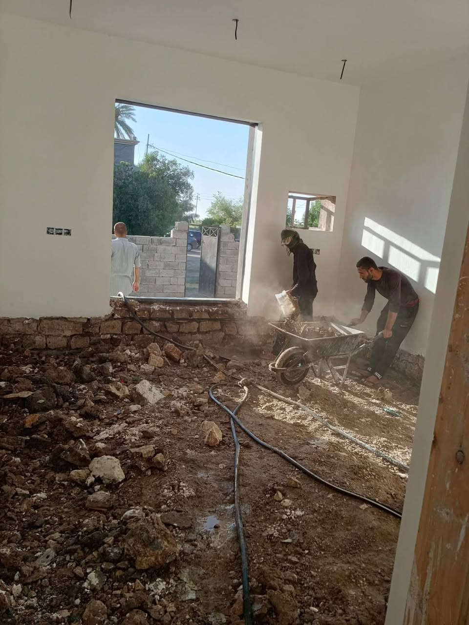 السلام عليكم /كادر عمل جاهز تصعيد مواد +تنضيف بيوت حدائق+ تفليش+ دفن نهري +نقل اثاث//معداتنه جاهزه
وسياره تجيك للبيت ماعليك بس الاتصال بالرقم ***********
