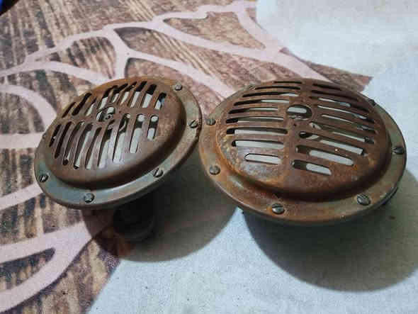 السلام عليكم هورنات بوش موسس اصلي مكاني بغداد مدنيه الصدر السعر 375  وبيهن مجال قليل الرقم ***********
