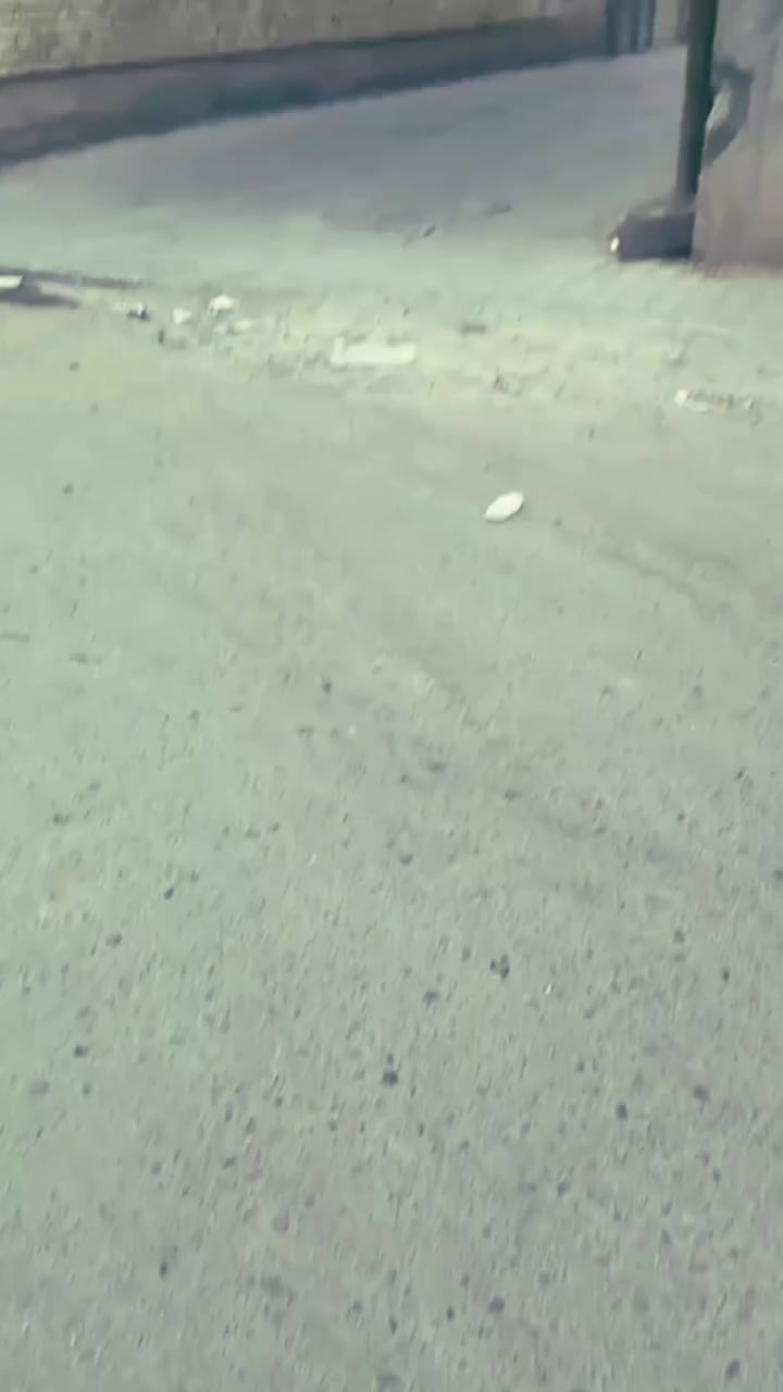 قطعة أرض للبيع الغرير فرع الرابع قرب اسواق روكي المساحة 150 م الواجهه 6,65 والنزال 21 عرض الفرع 6م الستفسار ***********
