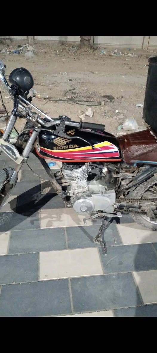 السلام عليكم 4كير نامه برو للبيع فقط كطعت ولف بسبب الأويل بم ما يصعد دهن نقصهه ولفات اويل بم مكاني بغداد بلديات رقمي *********** اكفلك​ حلال​ حرام​ فقط رايدهه ب250 مجال بسيط حك الجيه كلشي موضح كدامك​اقره المنشور وخابرني وتشلع عيوني
