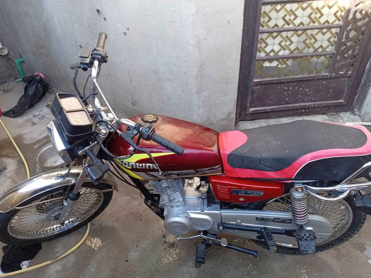 سونك مديل ٢٣ وراق سكنر كفاله عامه كلنقص مابيه كهرباياته عله الفحص لسعر ٥٠٠ وبيه مالجال قليل حك الجيه المكان مركز الكوت ***********
