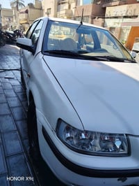 سمند ٢٠١١ ناطق للبيع باسمي هزة جديده كامله السياره وكدامك نفس الي بصور...