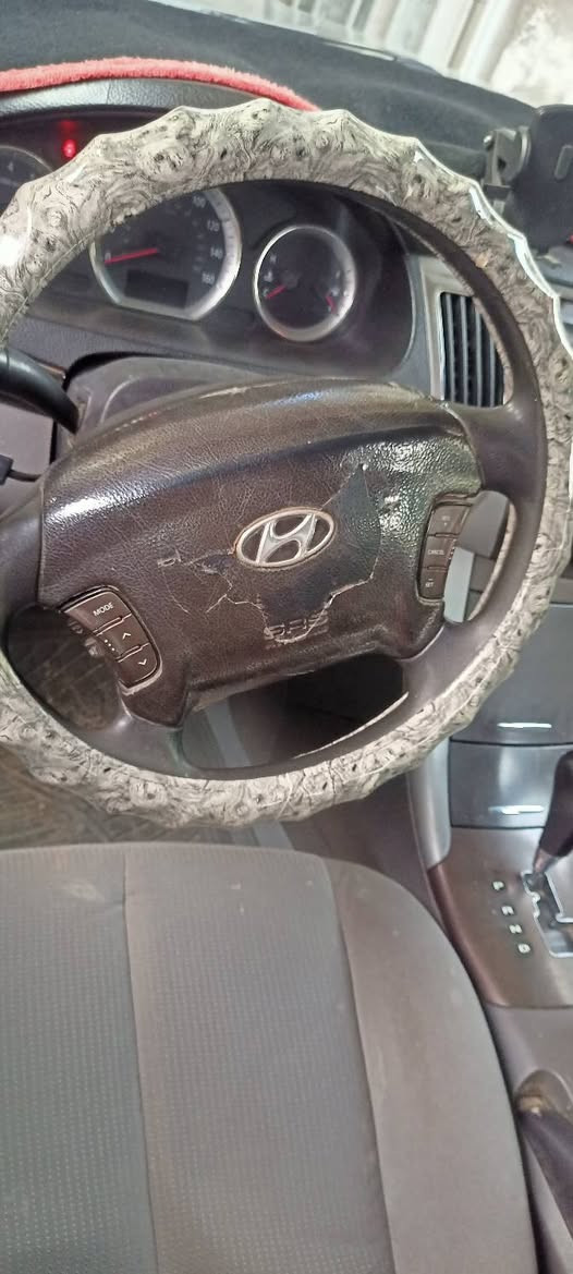 مراوس النترا امريكي
سوناتا 2010 امريكي محرك 2400 
ضررها فقط بنيد ومبدل بامريكا بلادي 
مواصفات 
كشن كهرباء 
تحكم ستيرن جهتين فول شغال 
بدون ايرباك 
بدون كلوب جيك 
بأسمي رقم ديالى دولي 
سنوية لل29


**إذا كنت صاحب هذا الإعلان وتريد حذفه لأي سبب، رجاءا أرسل رسالة إلى الدعم الفني**