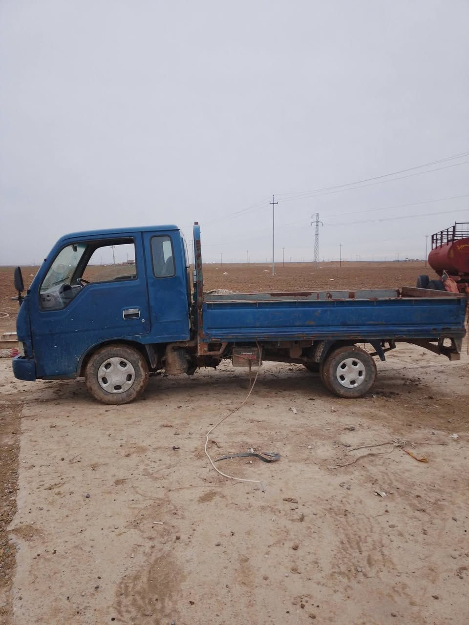 السلام عليكم بيع مستعجل
للبيع كيا فنتيرا غلاب 2000 رقم ديالا اسود ديالا مكاتبة فقط مكفولة سريقة وعشاير  كفالة محرك كير اكسل شرط 

شاصي مصلح ملحوم سيارة شقالة صبق. بس البنيد 

السعر  2٫700.    مليونين وسبع مئة بيع مستعجل 

مكان موصل ربيعة مفرق تل حيال 

 الاستفسار أتصل ***********
